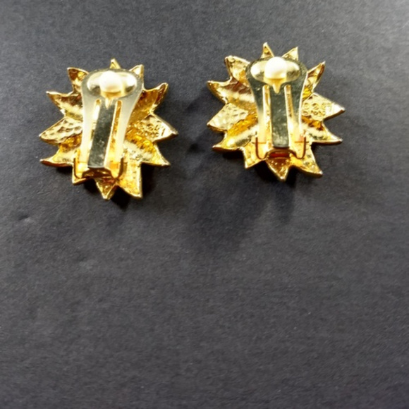 Host Pick! Red Enamel Poinsettia Clip Earrings - Picture 2 of 5